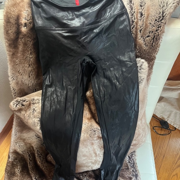 Spanx faux leather leggings - Picture 3 of 3